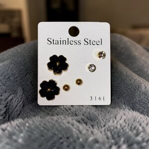 Black and Gold Flower Earrings Set